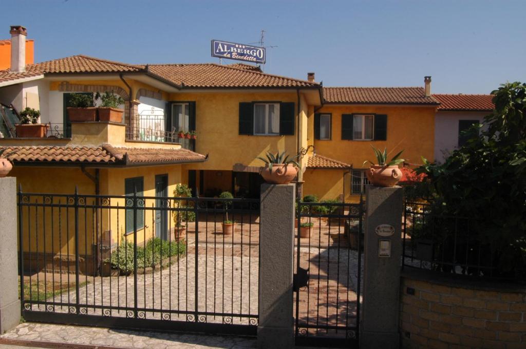 Albergo Da Benedetta Vetralla Zewnętrze zdjęcie